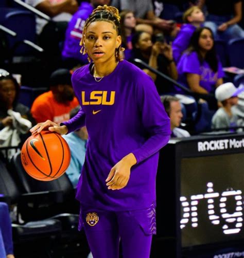 Jasmine Carson Returning To Lsu