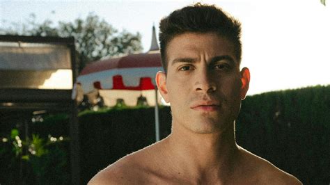 Unveiling Jason Carrera's惊奇转型：创新领袖的故事