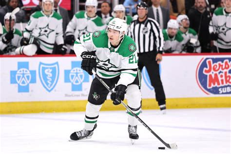 jason robertson vs devils