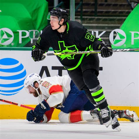 Jason Robertson Vs Islanders