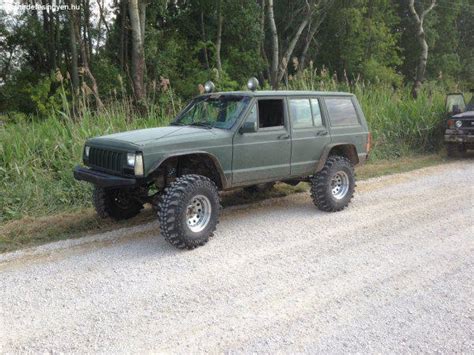 1998 Jeep Cherokee Classic XJ RARE 5 Speed Manual 4X4 4.0 LOW Miles for