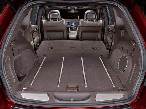 jeep cherokee limited cargo space