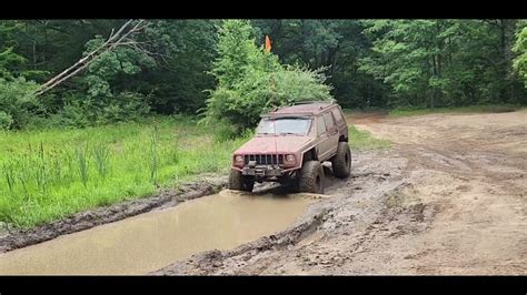jeep cherokee mudding videos