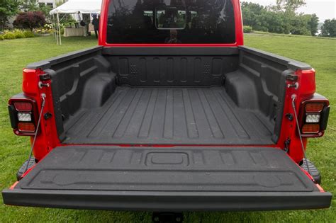 jeep gladiator bed size