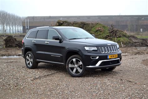 Jeep Grand Cherokee 3.0 CRD Summit SUV bardziej na bezdroża niż na