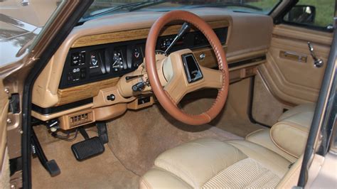 jeep grand wagoneer 1988 interior photos
