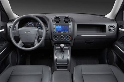 jeep patriot 2010 interior