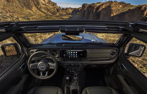 jeep rubicon interior 2024