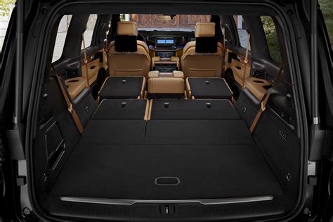 jeep wagoneer interior dimensions