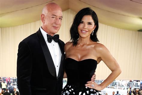 jeff bezos current wife