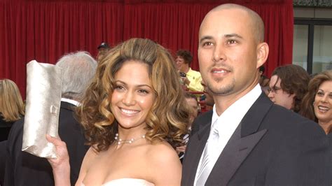 jennifer lopez been married how many times