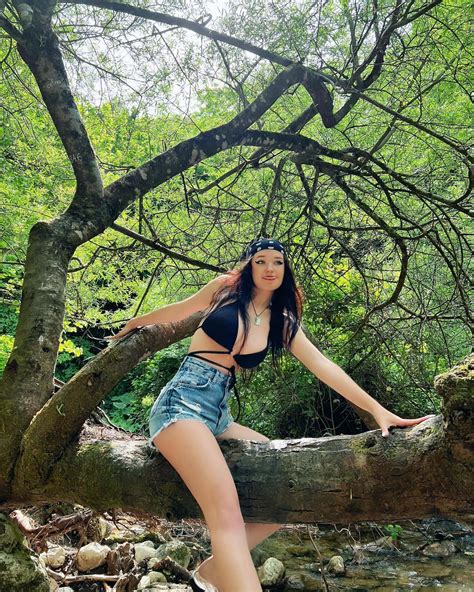 jennifer twitter fesch6