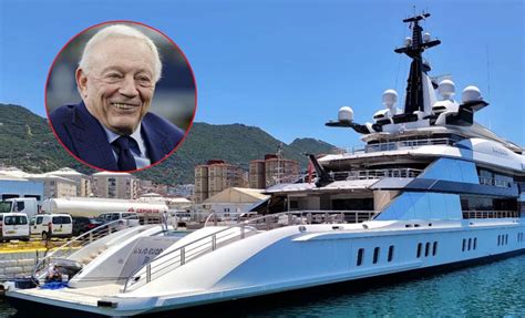 jerry jones yacht location