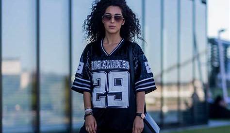 19 Stylish Ways to Wear a Sports Jersey Jersey fashion, Gaming