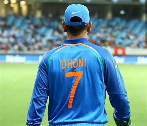 jersey no of dhoni