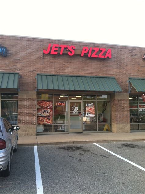 jet's pizza locations in michigan