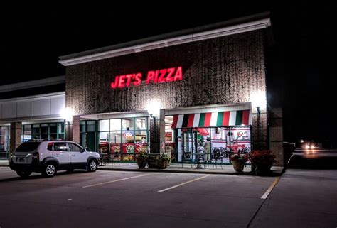 jets pizza near 48315