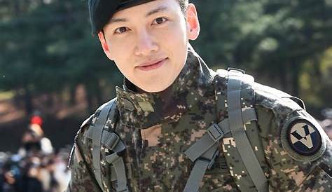 Ji Chang Wook >' '