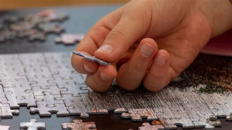 jigsaw puzzle solving tips