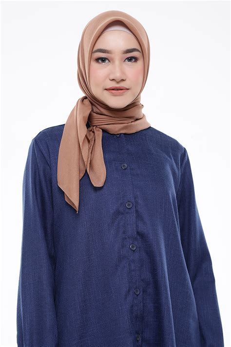 Gambar jilbab biru navy