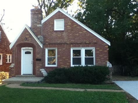 Joann Laclede Station