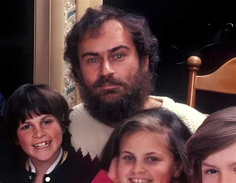 joaquin phoenix dad