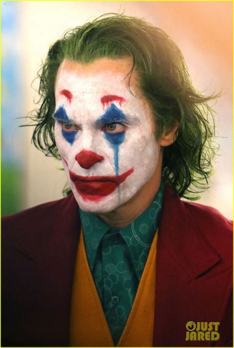 joaquin phoenix joker clown makeup