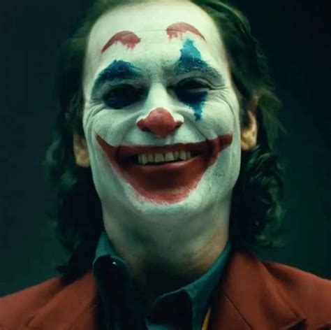 joaquin phoenix on joker