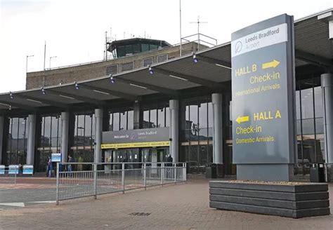 job vacancies leeds airport