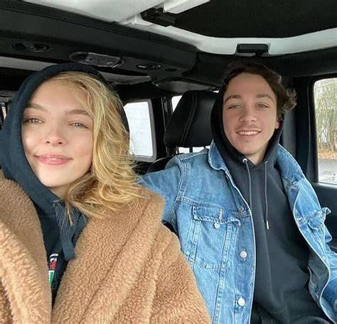 Unveiling The Mystery: Who Is Jodie Comer's Husband?