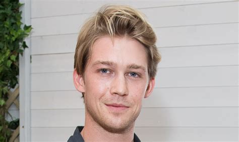 joe alwyn instagram account