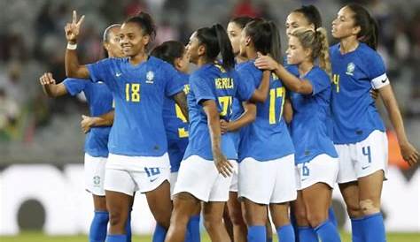 Seleção brasileira de futebol feminino sobe no ranking da FIFA | CLAUDIA