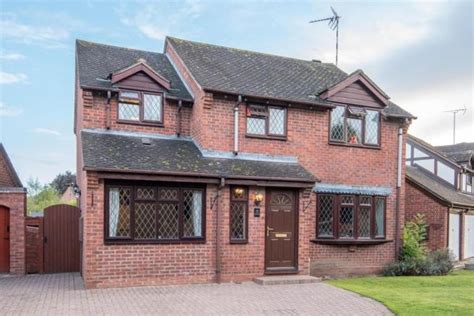 +14 John Earle Estate Agents Going Viral