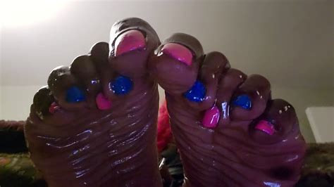 joi toes white