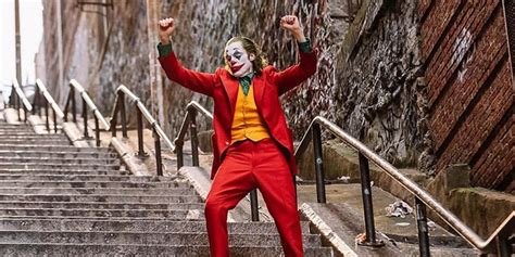 joker dance on stairs scene
