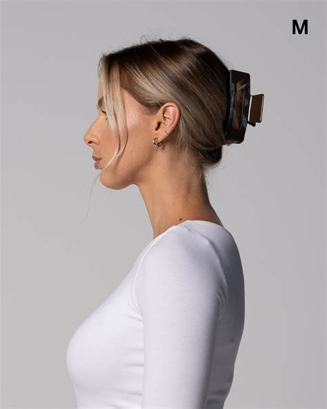 jones chloe essential