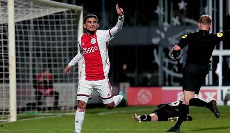 Jong Ajax geeft ruime voorsprong net niet uit handen tegen Cambuur