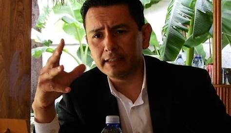 José Luis Pérez, el encargado de despolitizar la noche dominical de 13TV