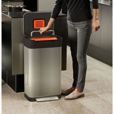 Joseph Joseph Trash Compactor 90L