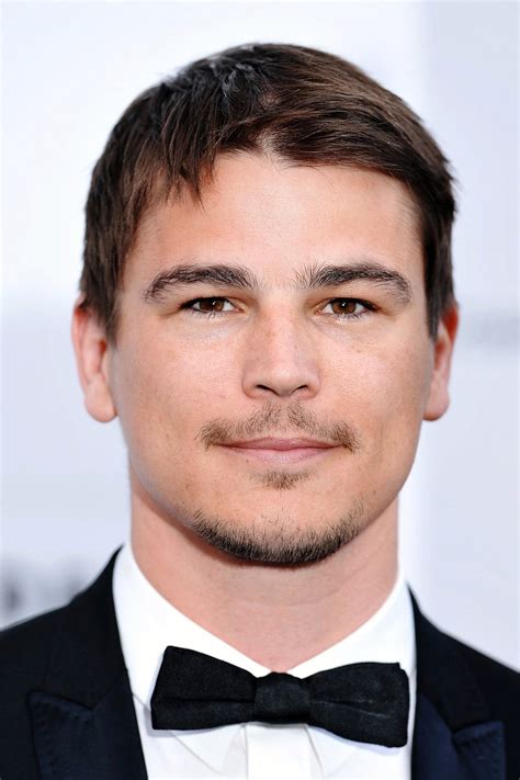 josh hartnett eye color