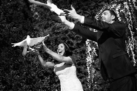 Journalistic Wedding Photography Loving Moments