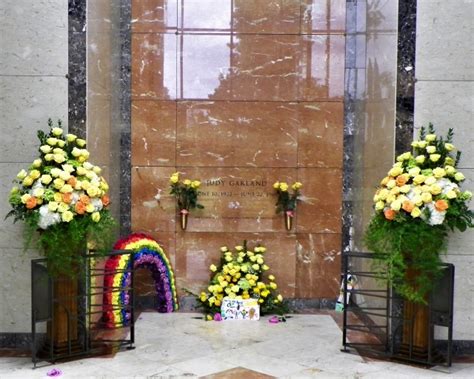 judy garland grave stone