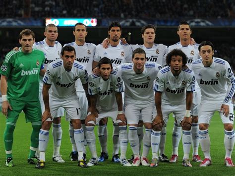 jugadores del real madrid 2011