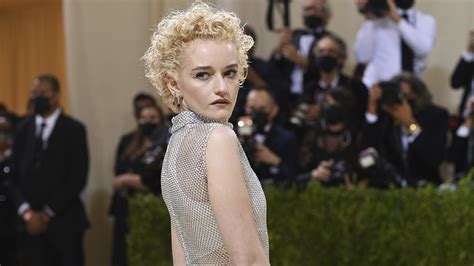 julia garner net worth 1992