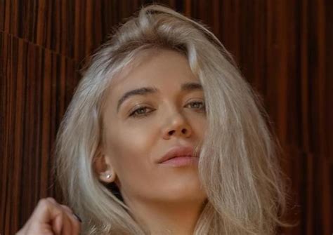 Unveiling the Artistry of Julia Graff: Discover Her Masterpieces That captivate the Creative World