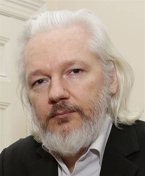 julian assange photos