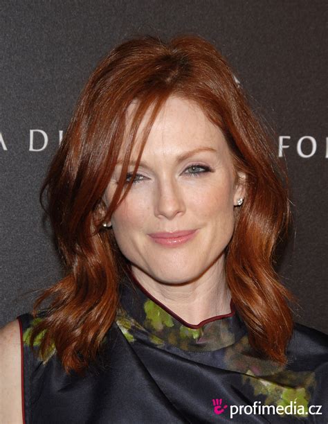 julianne moore hairstyles