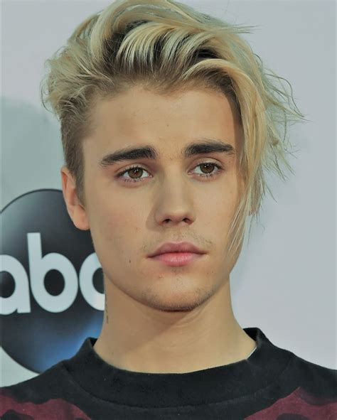 justin bieber age(00)