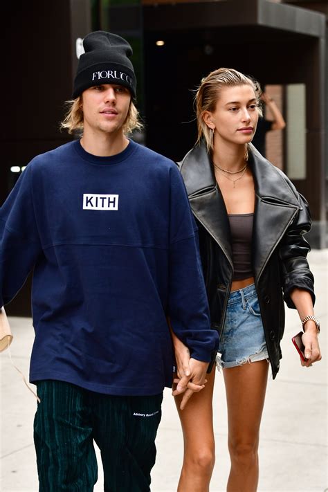 justin bieber is dating