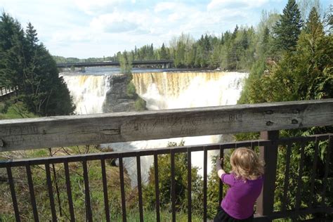 Kakabeka Falls Feed Store